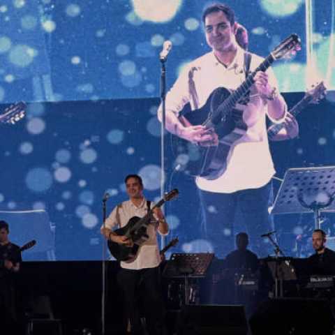 دانلود آهنگ غمگین ( کی جای من اومد ) با صدای محسن یگانه همراه با متن