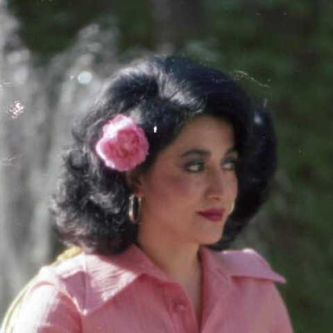 دانلود آهنگ دوست دارم که یاورم بشی با صدای حمیرا