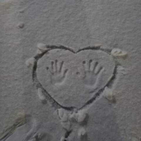 دانلود آهنگ قلبم تند میزد فقط با تو